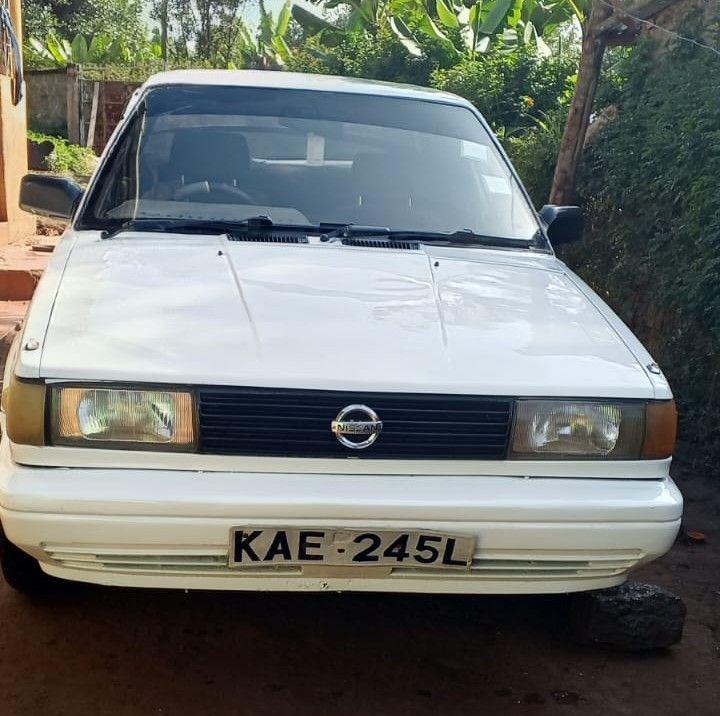 nissan b12