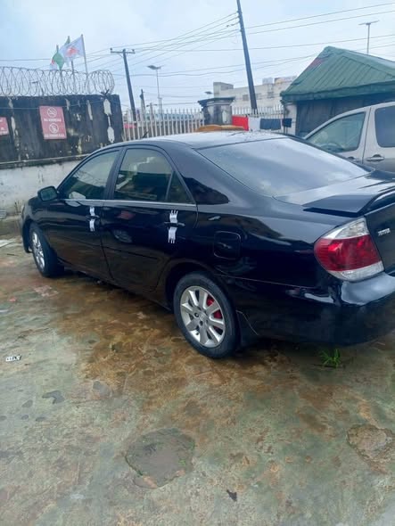A picture of TOYOTA CAMRY