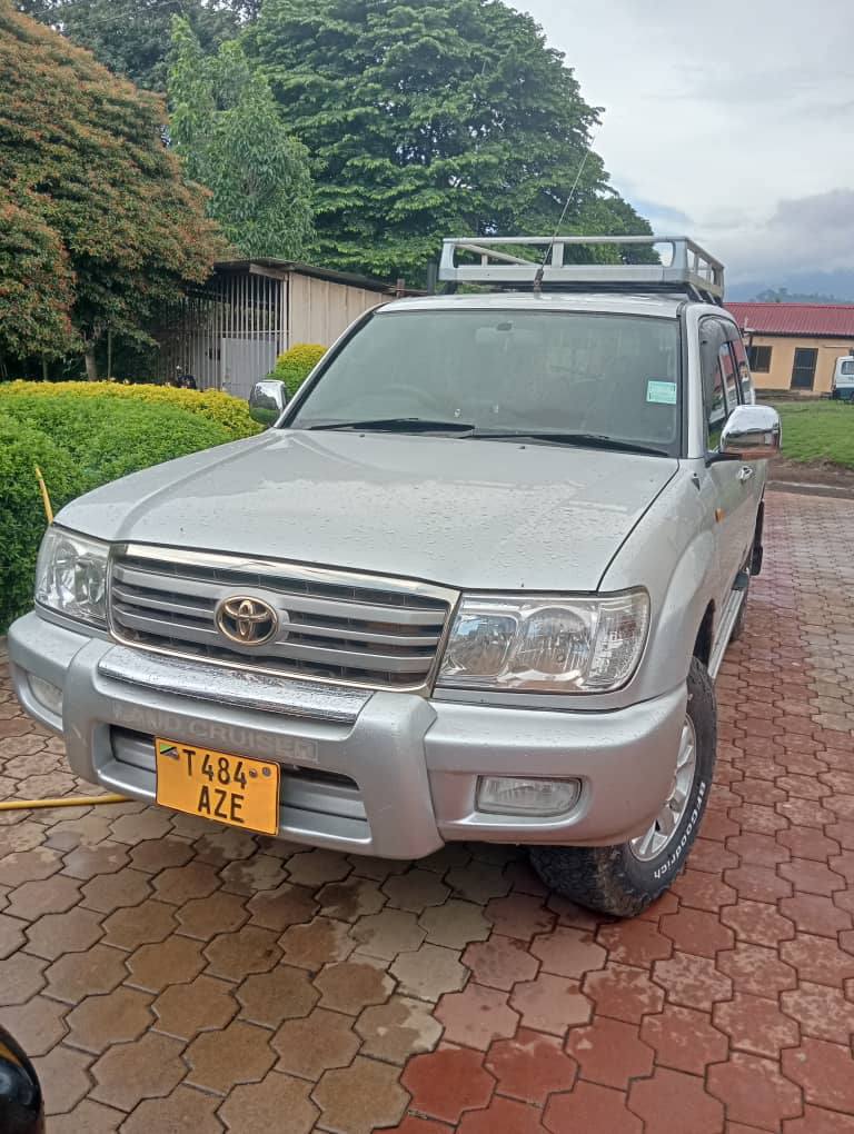 A picture of Land cruiser vx gx