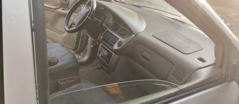 A picture of Toyota sienna 2002 model
