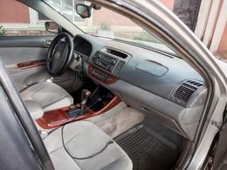 A picture of Toyota Camry 04