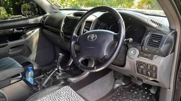 A picture of Toyota prado 120