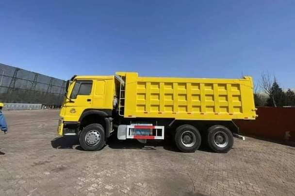 A picture of 08037760737 Neatly used HOWO TRUCK in a perfect working condition