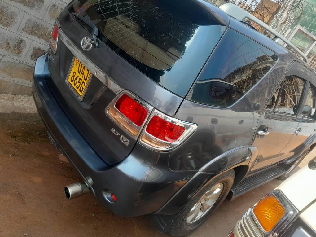 A picture of Toyota Fortuner 2003 33M UGX