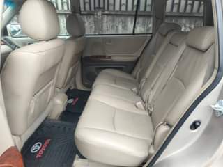 A picture of Clean 2007 Toyota Highlander for sale It s first body