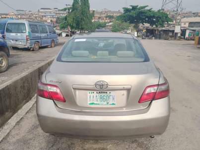 A picture of Toyota Camry 09 Nigeria used first body 08030481307
