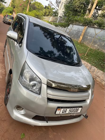 A picture of Toyota Noah