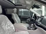 A picture of TOYOTA HIGHLANDER LIMITED Keyless Fullest Option Year 2019 2020 Model