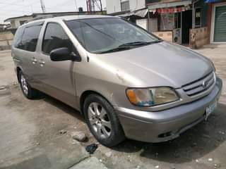 A picture of TOYOTA SIENNA 2002 First body Engine Gear Ac Price 3m