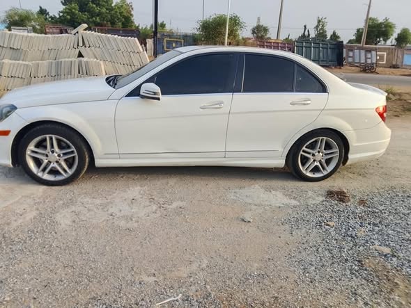 A picture of Used Mercedes Benz 350 2012 model Very sharp Everything is