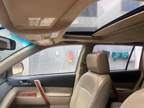 A picture of Distress sale Super clean Toyota Highlander 2009 model full option