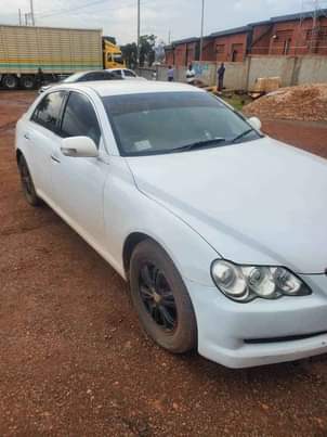 A picture of Mark x 15m Call 0701488581 What s app 0776417404