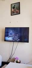 A picture of 32 inches free to air tv