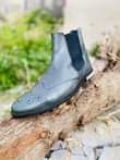 A picture of Mtumba OG size 39 47 Delivery ipo Bei ya kiungwana