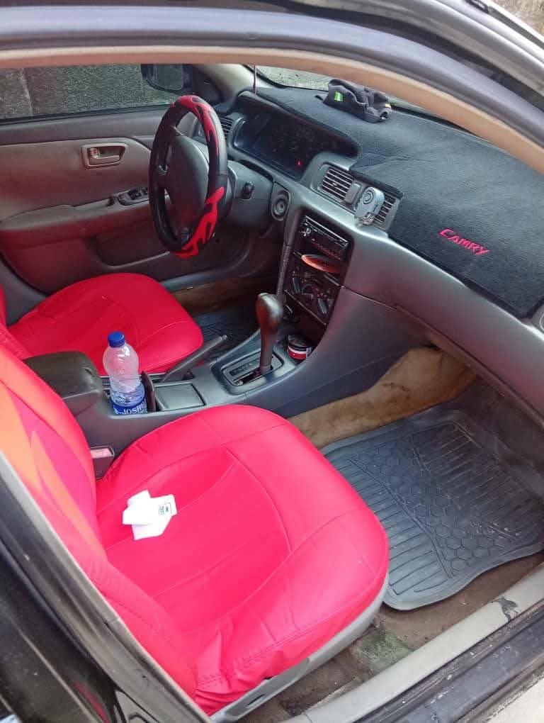 A picture of 2004 Toyota Camry Tiny Light 04