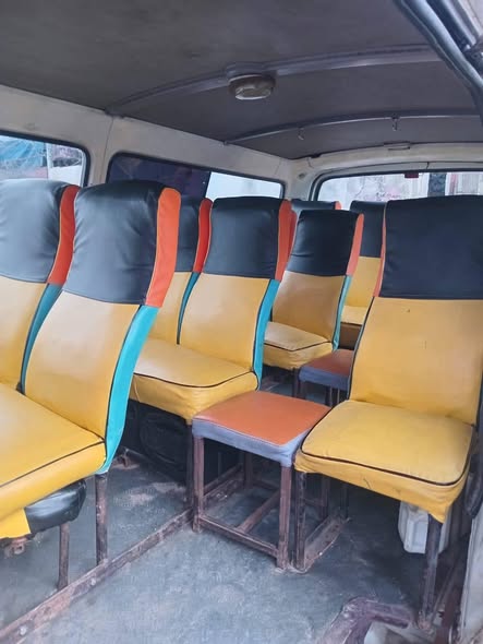 A picture of HIACE 0620356906