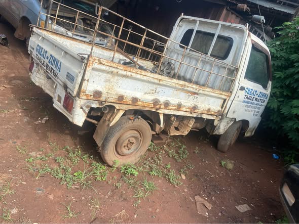 A picture of Hijet keke truck