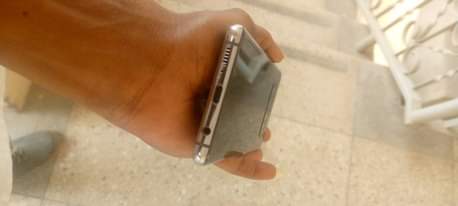 A picture of SAMSUNG S10 PLAIN