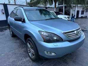 A picture of Register lexus rx 330 2005 model with Excellent Performance Absolutely