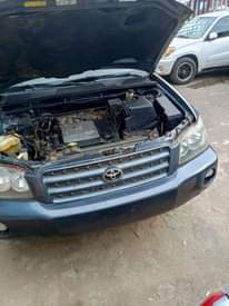 A picture of 2004 Toyota Highlander Limited