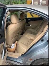 A picture of Lexus is250