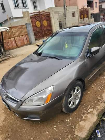 A picture of Registered Honda accord 07 model DC Note car is been