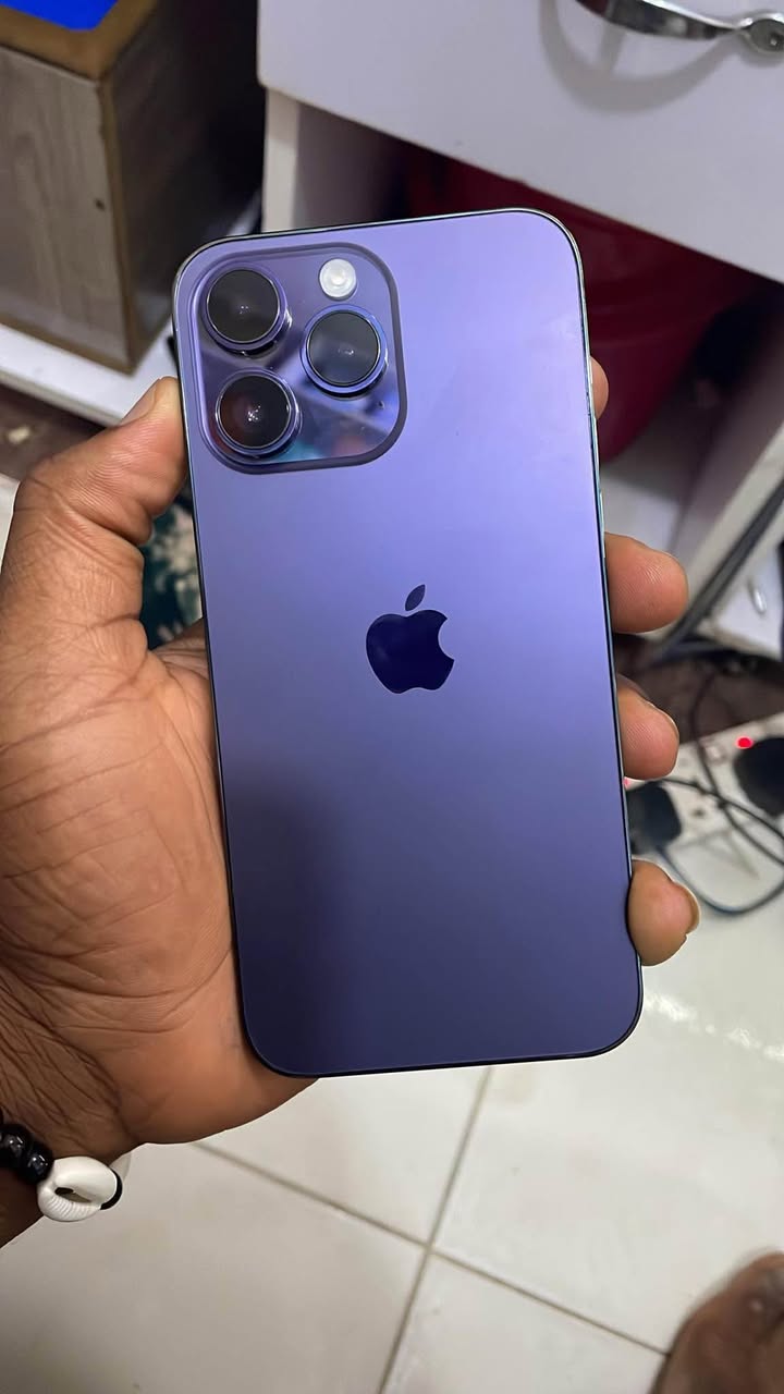 A picture of iPhone 14pro 256gb
