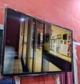A picture of Sony smat Tv nchi 43 price 550K 0683641369