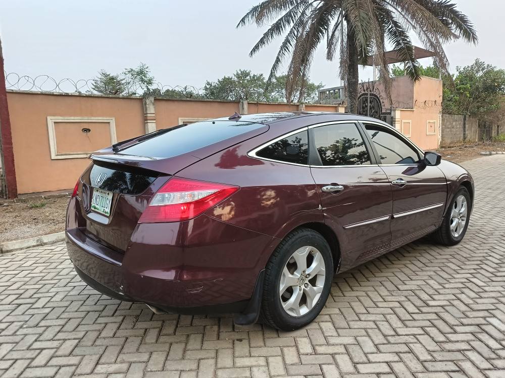 A picture of 2010 Honda Crosstour painted Call or Whatsapp 08100396380 Available 4sale