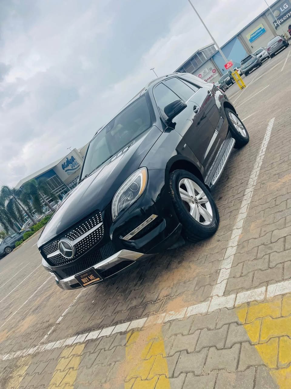 A picture of ML350 2013Model on belt Fullest Option unregistered 25million