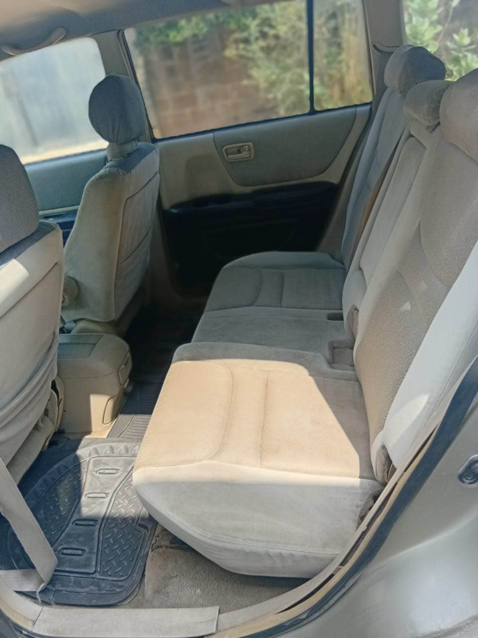 A picture of Toyota highlander 04 Complete first body pan Very Silent Engine