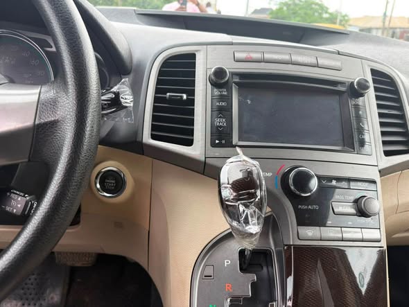 A picture of 2010 Foreign Used Toyota Venza