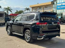 A picture of Toyota LC 300