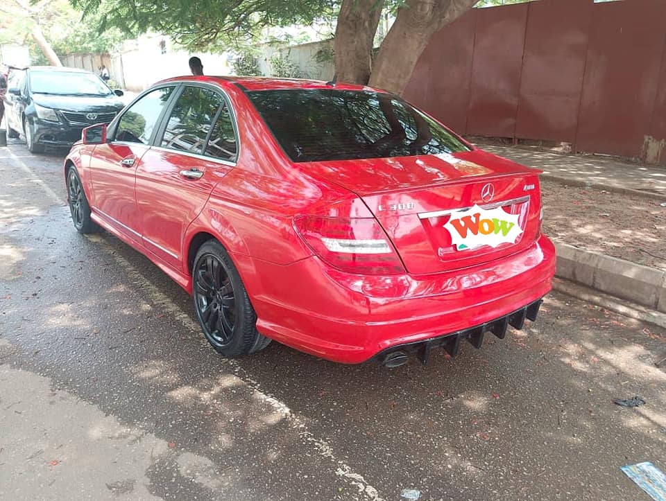 A picture of Mercedes Benz c300 2011 model