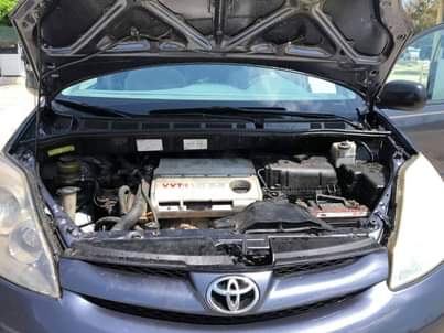 A picture of 2006 TOYOTA 06 sienna