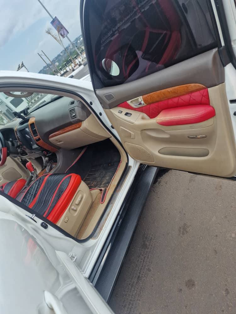 A picture of Land cruiser prado