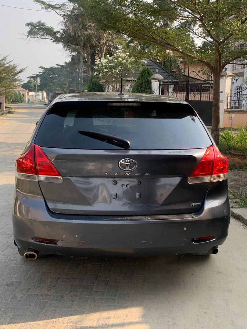 A picture of Acura MDX 2006