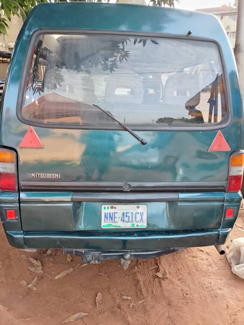 A picture of Mitsubishi L300