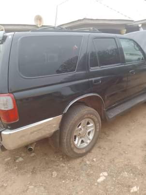 A picture of 2001 used Toyota 4runner