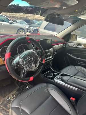 A picture of Good deal V Clean Mercedes Benz 2013 ML 2017 GLE