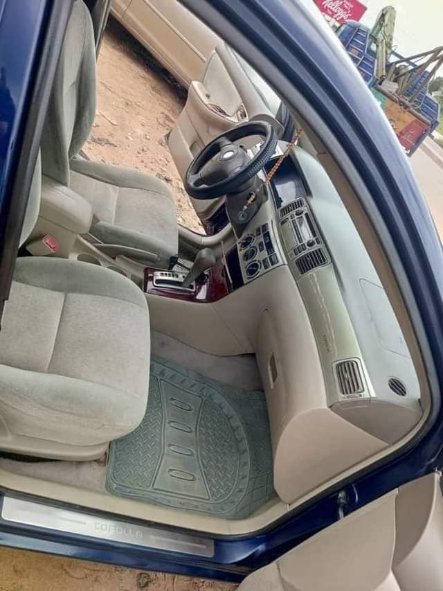 A picture of Super Clean and Sharp first body 2004 Toyota Corolla Available