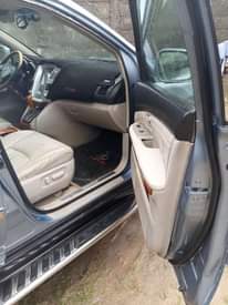 A picture of Lexus rx330