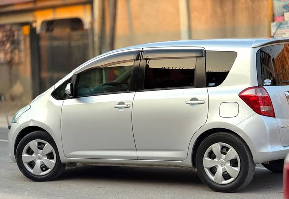 A picture of TOYOTA RACTIS DXT Price TZS 12 8M MAONGEZI Year 2005