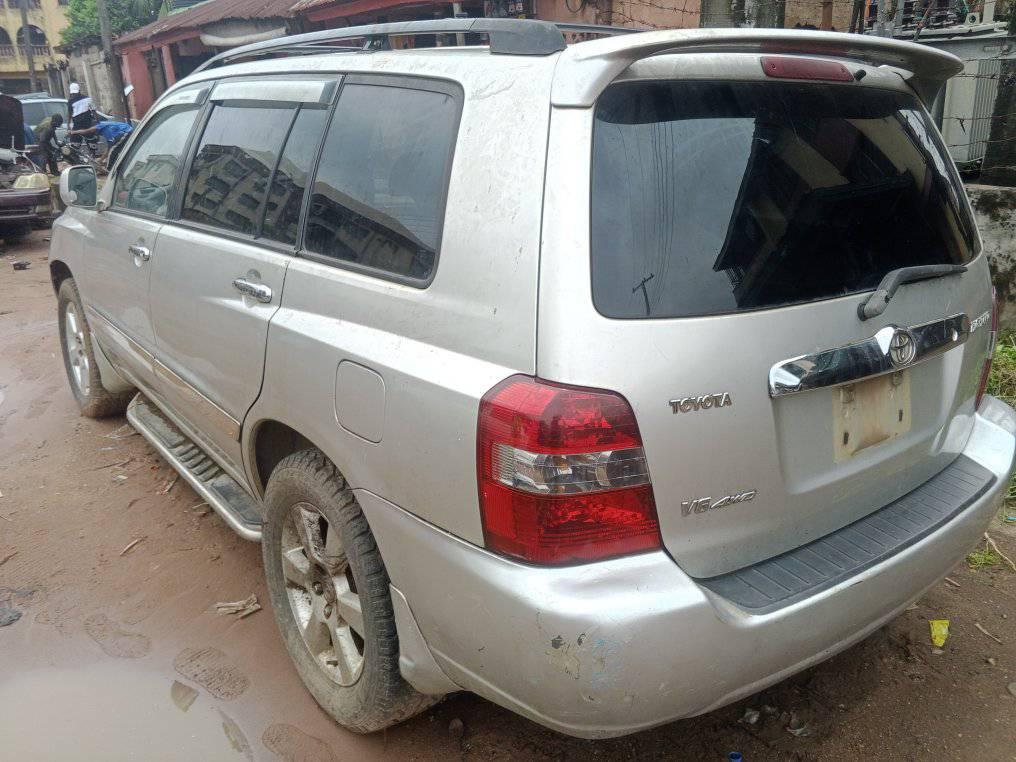 A picture of Super clean Toyota Highlander