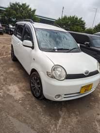 A picture of TOYOTA SIENTA