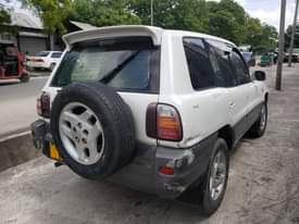 A picture of RAV4 OLD