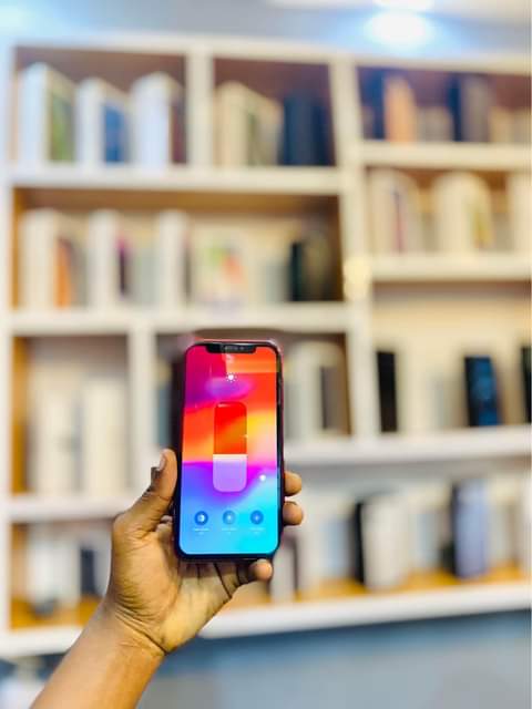 A picture of _IPHONE XR 64GB 410k FACE 