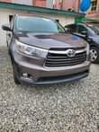 A picture of 2016 completely accident free tokunbo Toyota Highlander Limited Full option