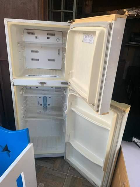 A picture of Samsung frig