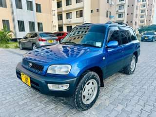A picture of RAV4 OLD 0717038027